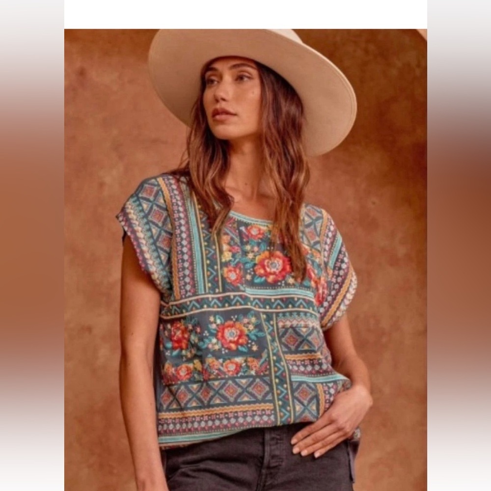 Sovereign Code Colorful Patterned Women's Top